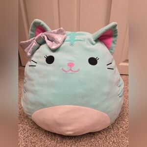 Squishmallows Mint Cat Bed with Silver Bow